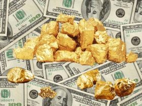 Altın fiyatları, artan Hazine getirilerinin doları artırması ve Ukrayna'daki savaşla ilgili yeni endişeleri gidermesiyle Pazartesi günü menzile bağlı işlemlerde düştü. Artan Hazine Getirisi Doları Destekledikçe Altın Düşüyor