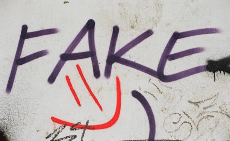 Deepfake Nedir? Teknolojinin Arkasındaki Tehlikeler