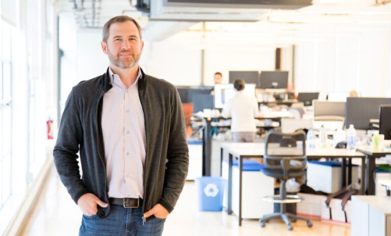 Ripple CEO’su Brad Garlinghouse ve Avukat John Deaton SEC’i Kınadı